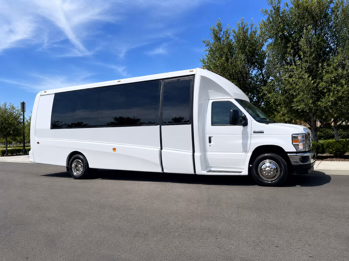 browse buses for the tennessee aquarium and other long distance field trips