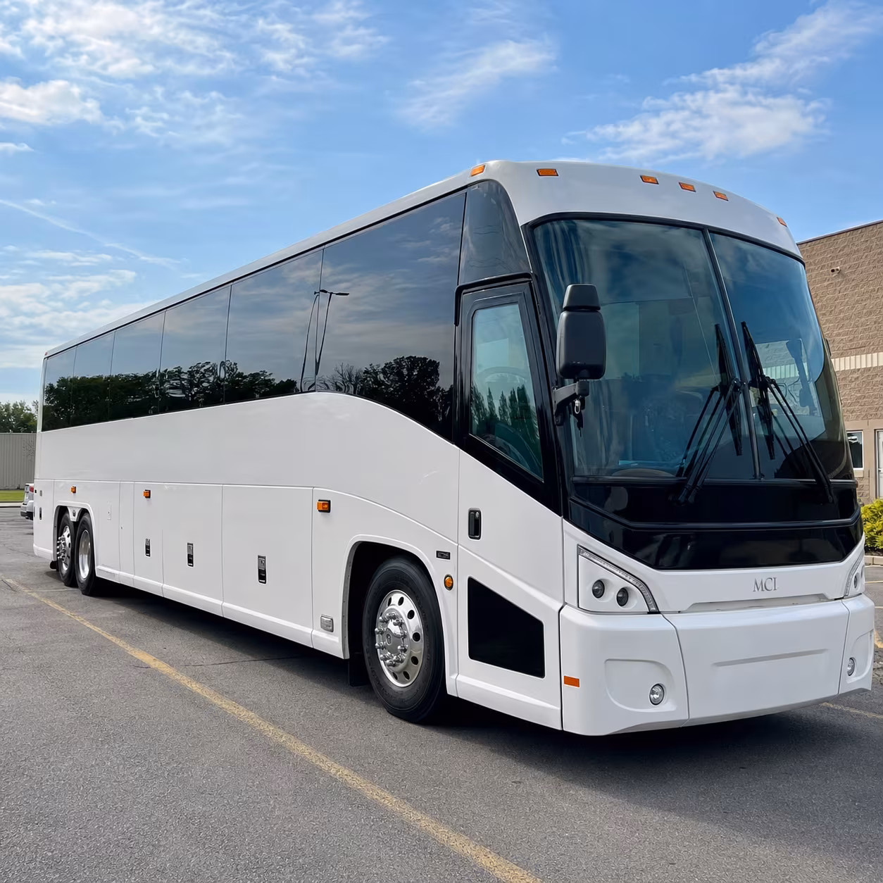 for quick and easy nashville area wedding shuttle service murfreesborocharterbuscompany com has you covered