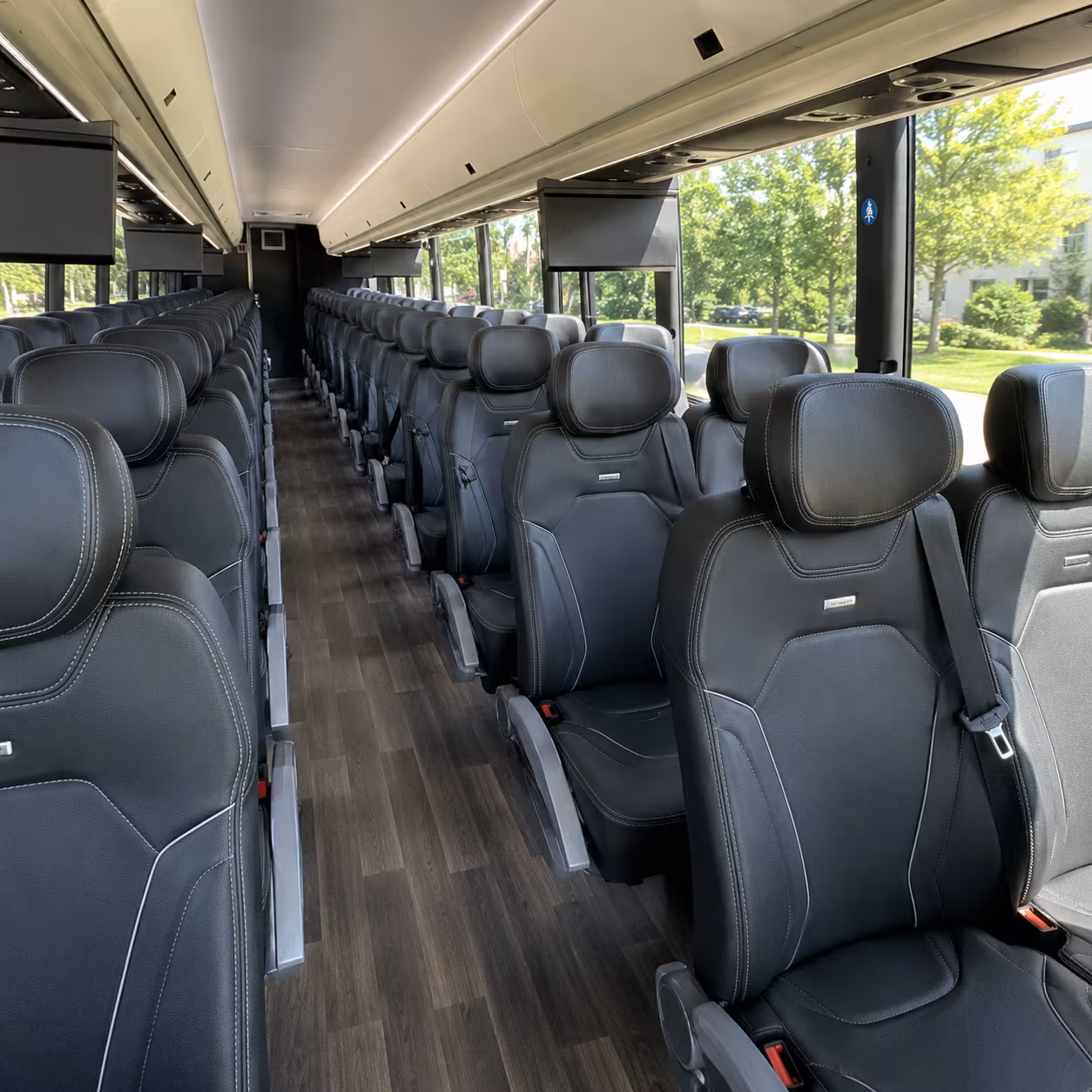 murfreesborocharterbuscompany com makes long distance group travel from murfreesboro simple