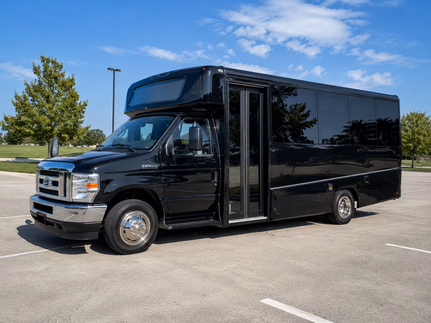 nashville charter bus rentals for airport transfers