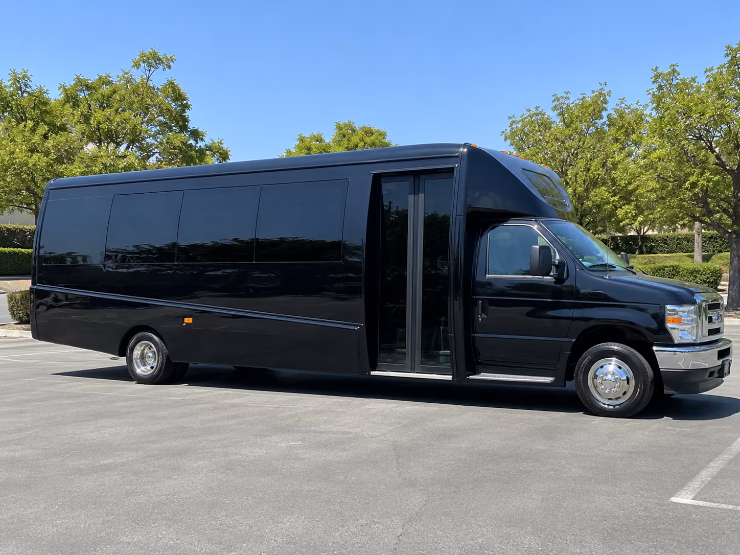 nashville charter buses for nashville players coaches staff and fans