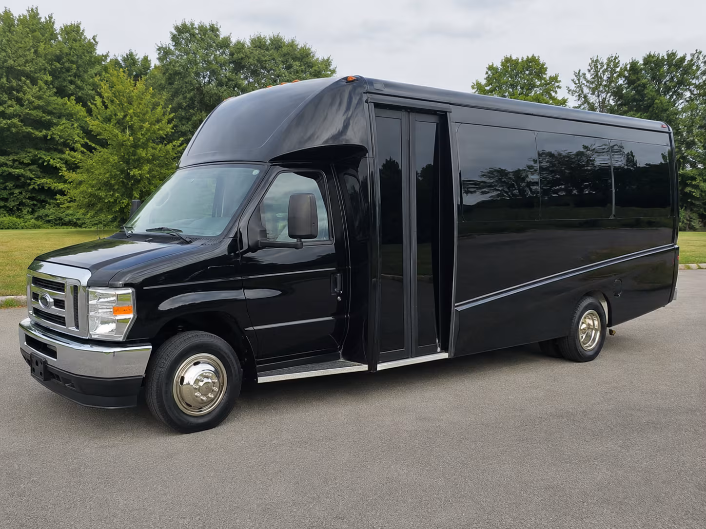 nashville comfortable charter bus rentals for nashville church groups