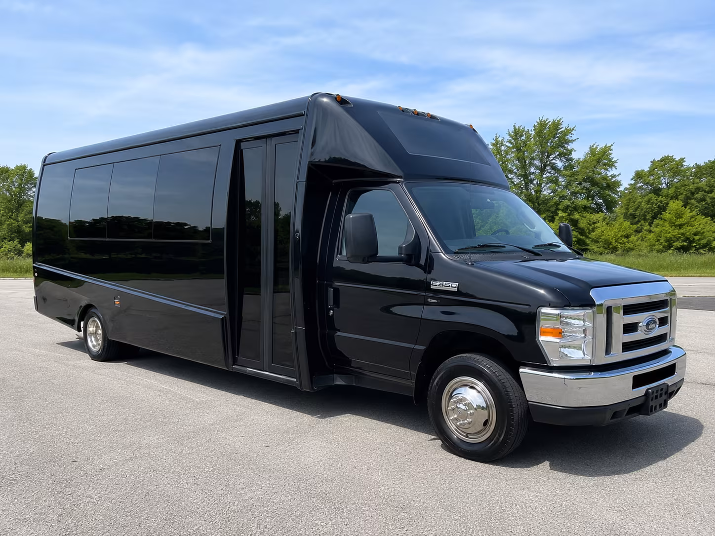 nashville comfortable charter buses for government military personnel