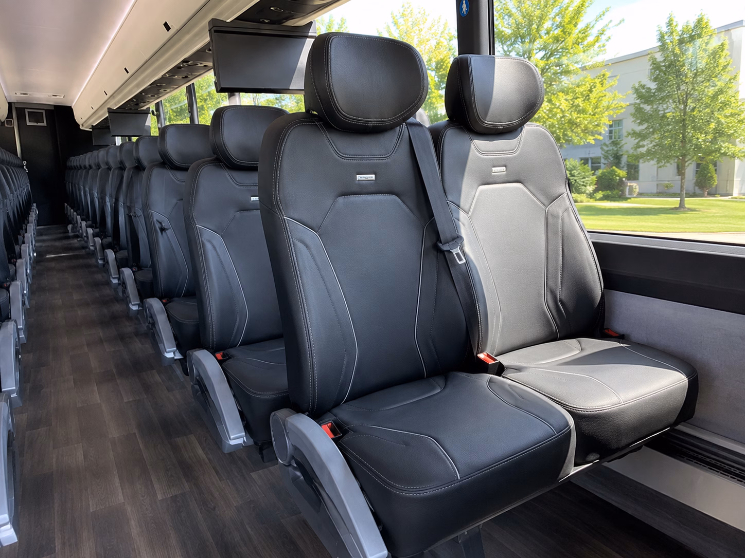 wedding and event airport shuttles serving murfreesboro